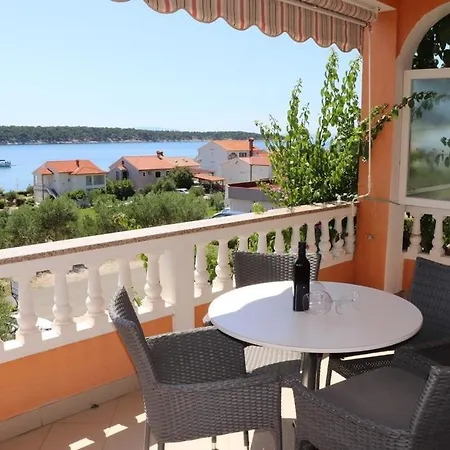 With Parking Space Barbat, Rab - 20080 Apartamento Barbat na Rabu